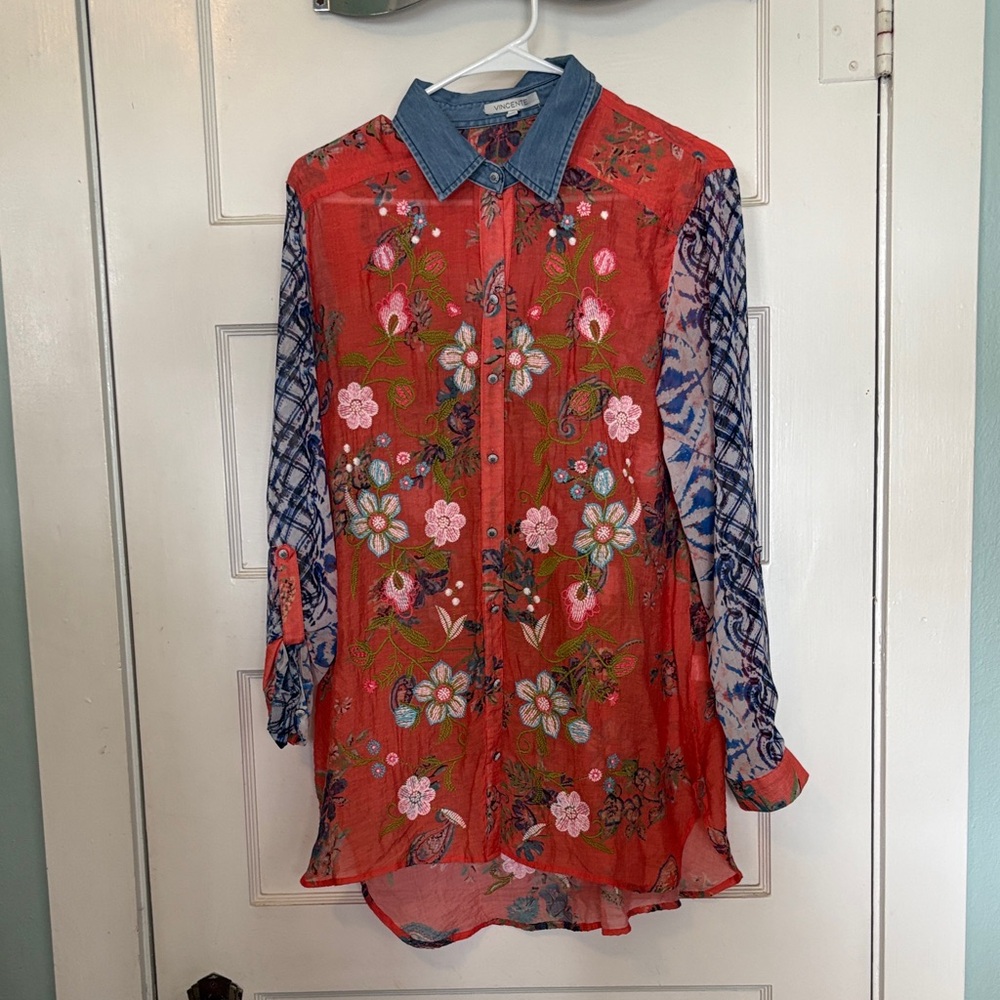 Beautiful Vincente Floral Embroidered Sheer Button-Up with Denim Collar Size M
